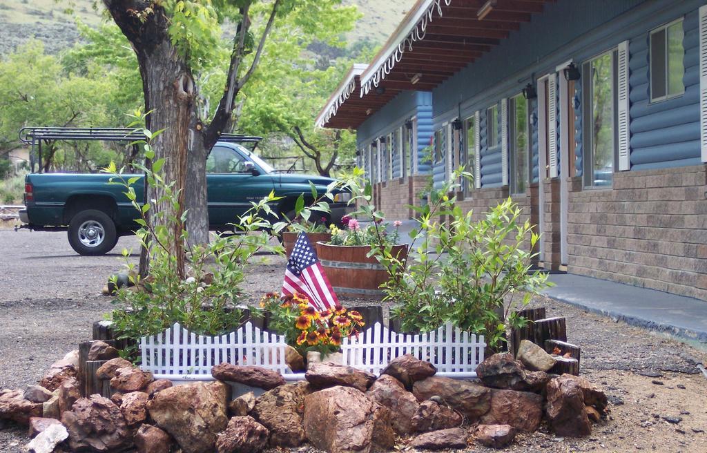 Toiyabe Motel Walker Zewnętrze zdjęcie